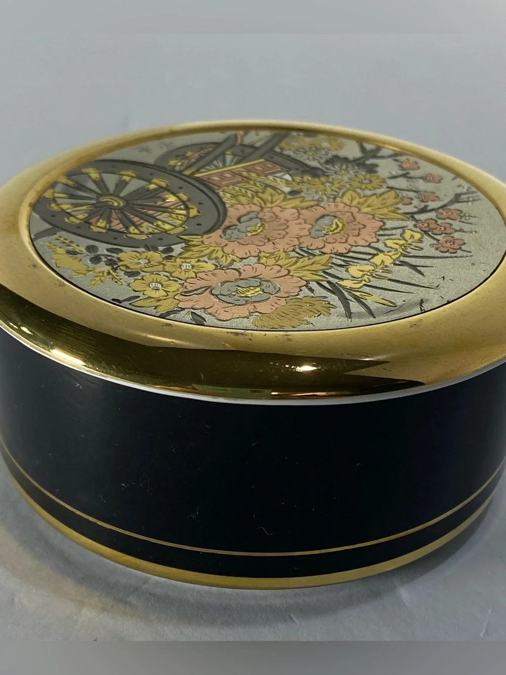 VTG Japanese Art of Chokin Style Trinket Box Black Gold Floral Cart Round Vanity